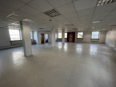 2nd Floor, 77-79 High Street, Watford, Office To Let - 001.jpg