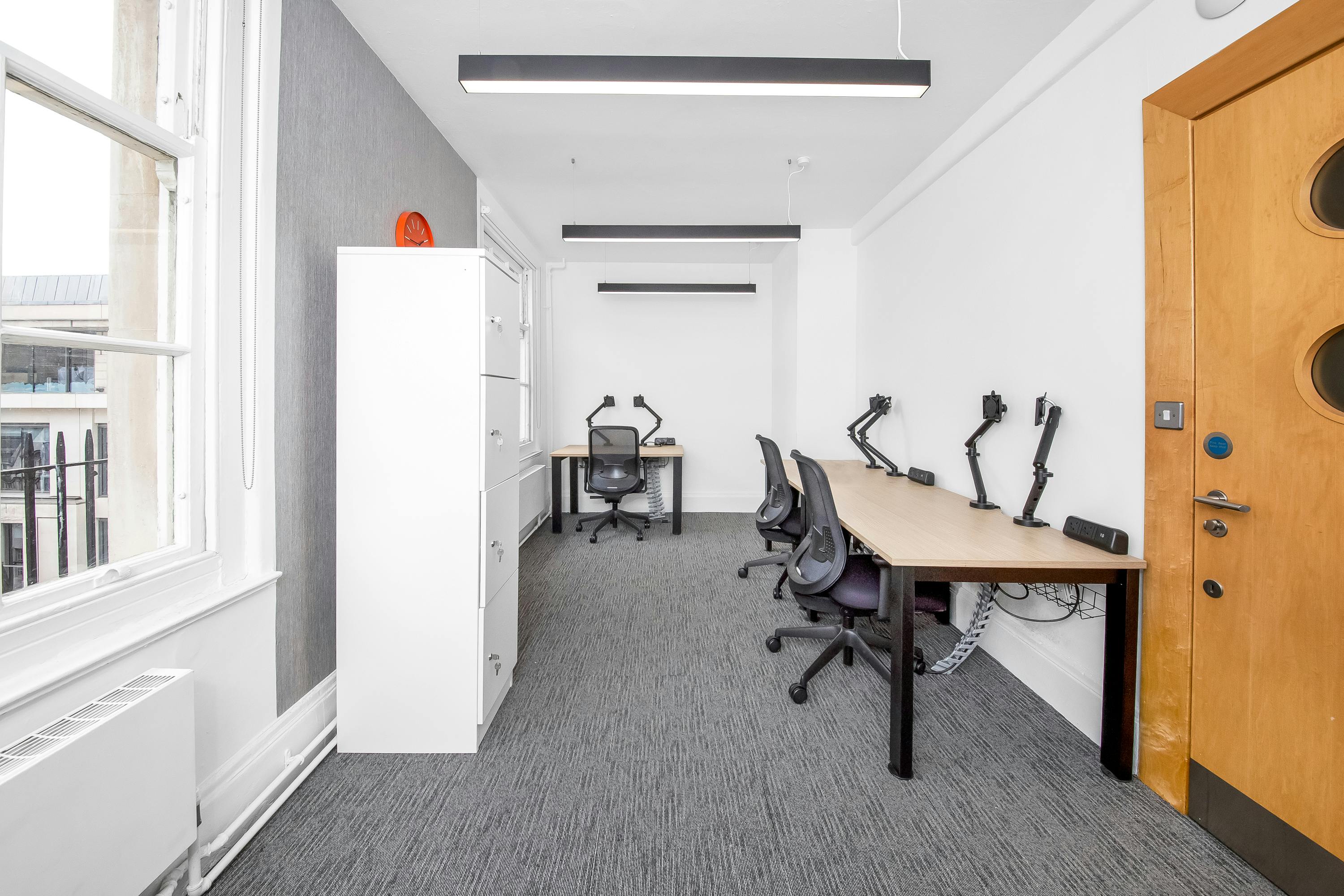 Room 418, 162-168 Regent Street, London, Office To Let - MG_00623.jpg