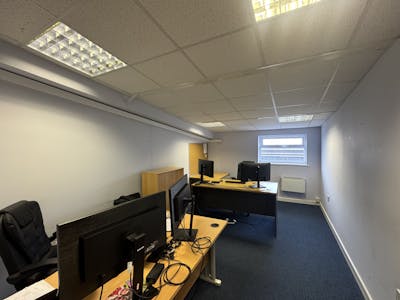 7-10 Bartlett Court, Yeovil, Industrial/Logistics / Office To Let - IMG_0329.JPG