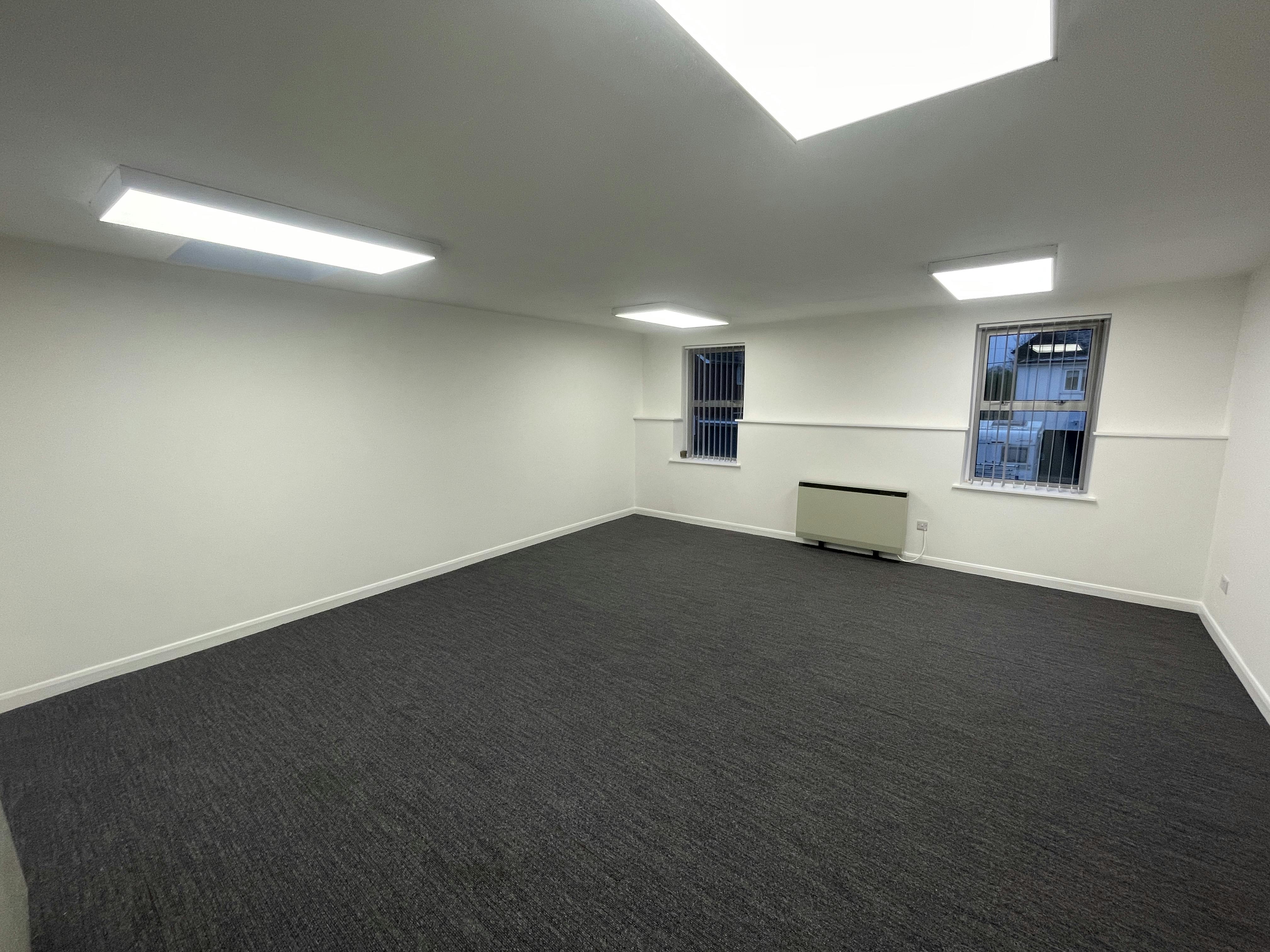 Suite 4, Robert House, Chinnor, Office To Let - IMG_3072 2.JPG