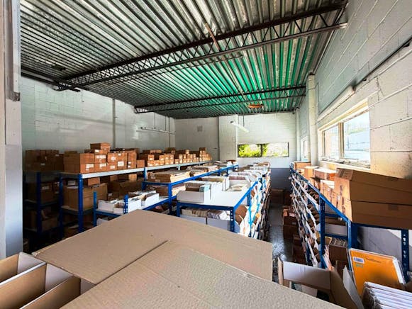 Unit 9 Vickers Business Centre, Basingstoke, Industrial To Let - IMG_5490.jpg