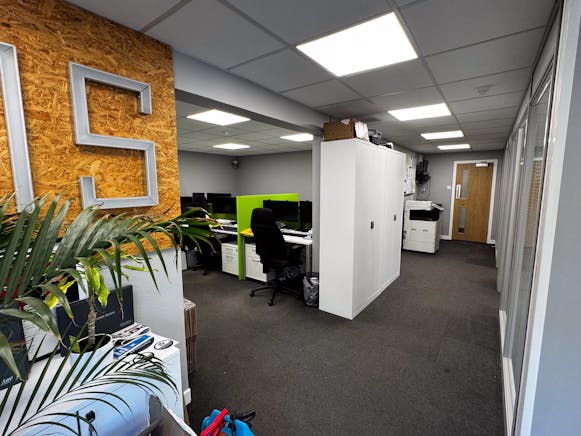 Commercial Premises incorporating two storey office and workshop., Glenburn House, Hamilton For Sale - IMG_5441.jpg