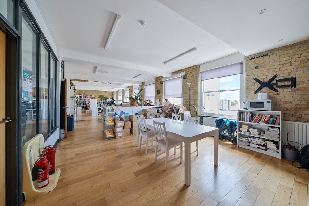 Unit 11, Shepperton House - 1312080196852aa467c474ARW1.jpg