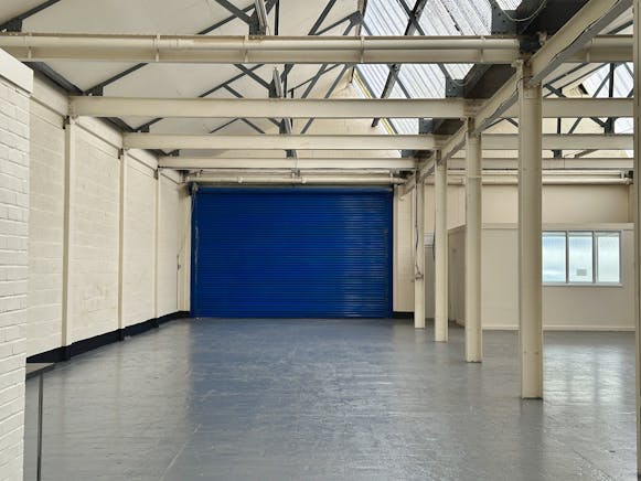 Unit 10g Britannia Estate, Luton, Industrial To Let - 3.JPG