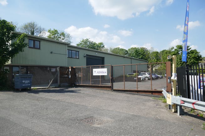 32 Bower Hill Industrial Estate, Bower Hill, Epping, Industrial / Other To Let - P1020770.JPG