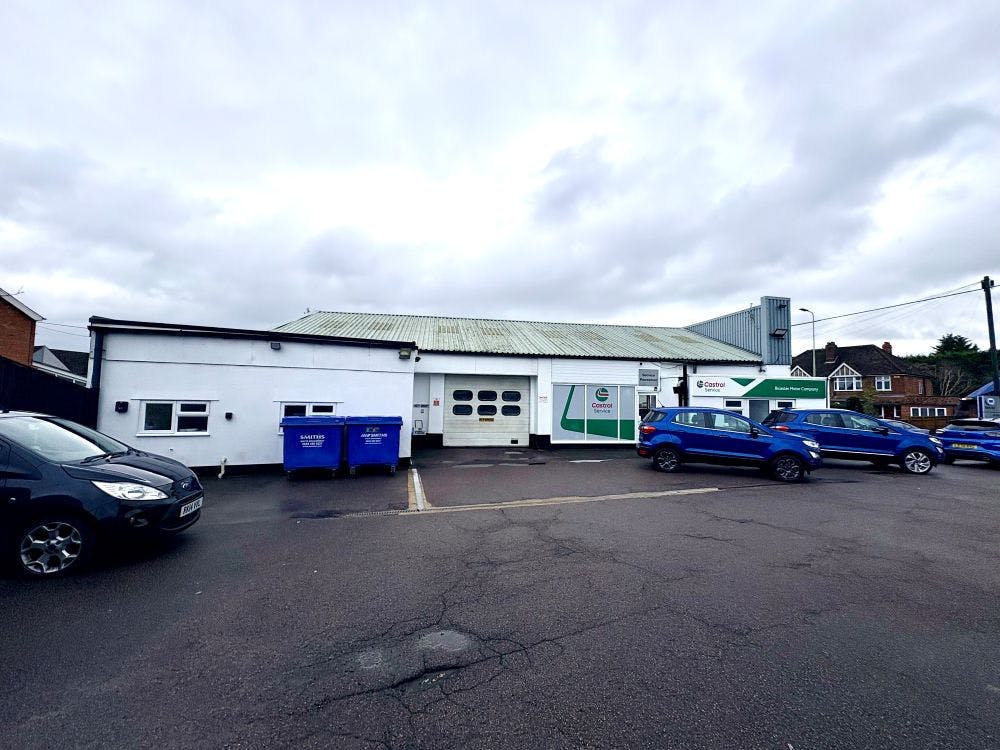 16-18 Banbury Road, Bicester, Industrial / Motortrade To Let - IMG_9535.jpg