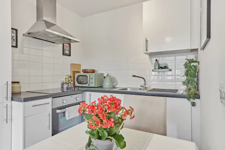 Borough High Street, London, Residential Flat To Let - Open Plan Kitchen/Reception Room
