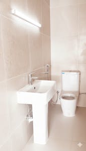 Premium Commercial space, 18th November Street, Muscat, Office / Retail To Let - Commercial Space 18th Nov Street (6).png