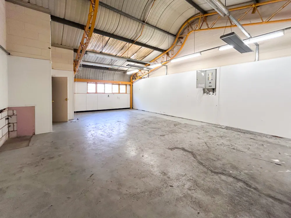 Unit 1 & 3, Oppidans Road - Image (28).jpg