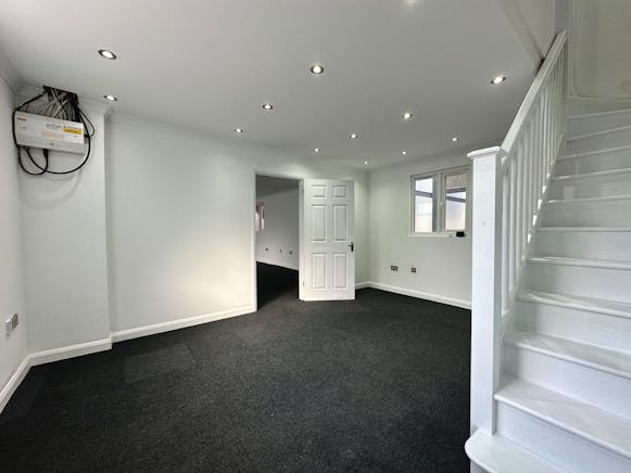 Unit 11a Britannia Estate, Leagrave Road, Luton, Industrial To Let - IMG_5580.JPG