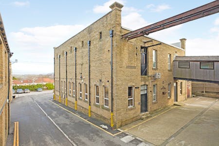 Offices at Holly Park Mills, Woodhall Lane, Calverley, Leeds, Office To Let - IMG_5621.jpg