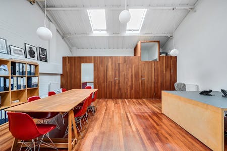 Studio 5 The Hangar, London, Office To Let - 1384079146924ff67afb17.jpg