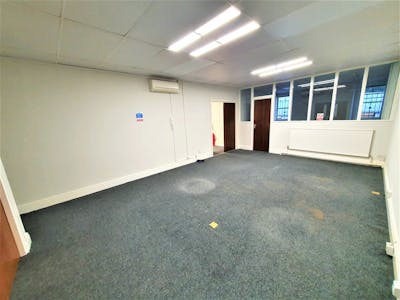 Maxron House, Stockport, Office To Let - 20220201_085313 2.jpg