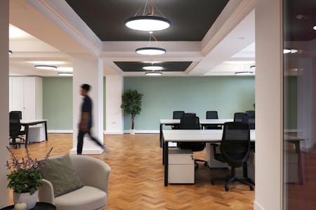 20-22 Bedford Row, London, Office To Let - BedfordRow_OpenPlan_Person.jpg