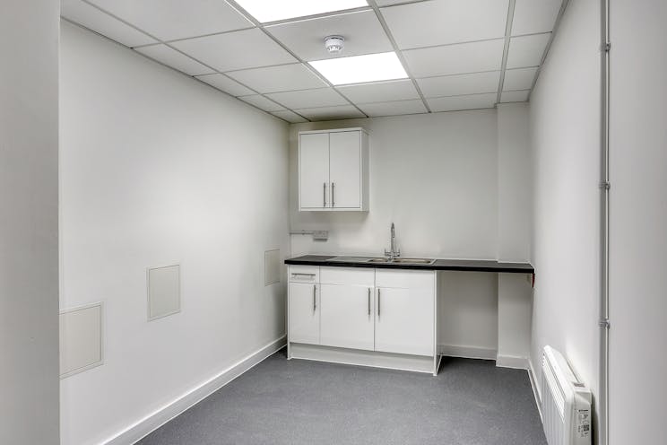 Unit 8 Nimrod Industrial Estate, Reading, Industrial / Warehouse To Let - Unit 84.jpg