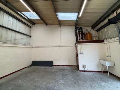 Unit 11, Pontymister Industrial Estate, Risca, Industrial To Let - 11Pontymister new intjpg 4.jpg