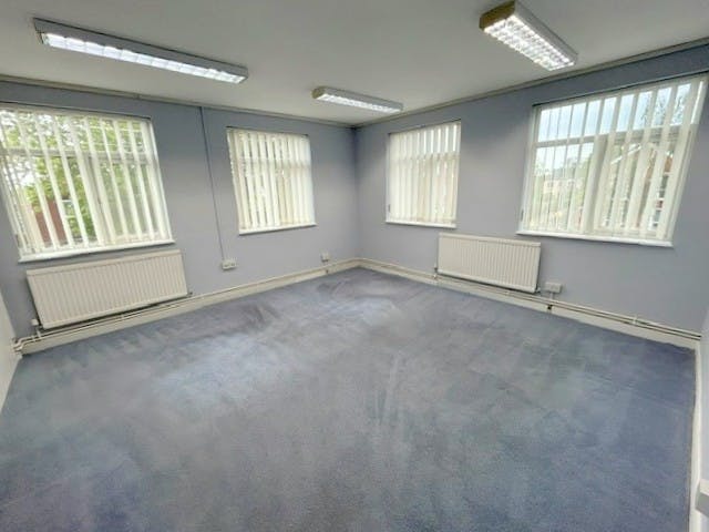 Mountbatten House Business Centre, Fairacres, Windsor, Office To Let - Corner office first floor ii.jpg