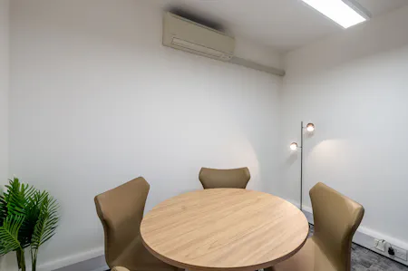 1 Bell Street, London, Office To Let - mj-associates-1-bell-street-73.jpg