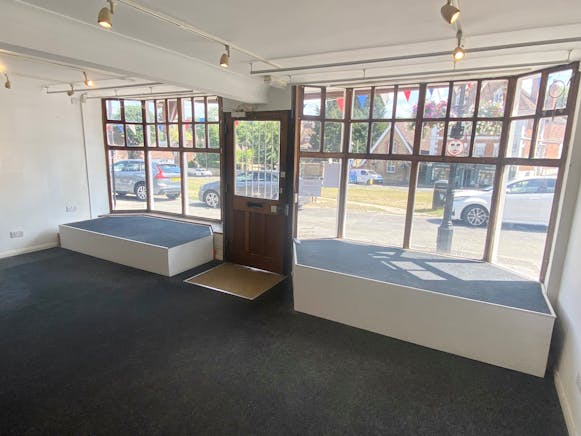 5 The Green, Westerham, Retail To Let - 5 tg new 2.jpg
