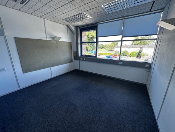 Suit 4, South Inch Business Centre, Perth, Offices To Let - IMG_0122.JPG