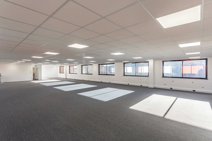 Unit D Kennetside Industrial Estate, Newbury, Industrial / Warehouse To Let - HLP_AO_251113_9079.jpg