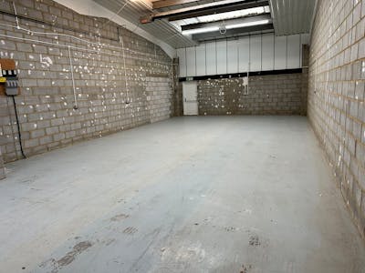 Unit 28 Swan Industrial Estate, Rosemary Road, Wimbledon, Industrial To Let - IMG_1992.JPEG