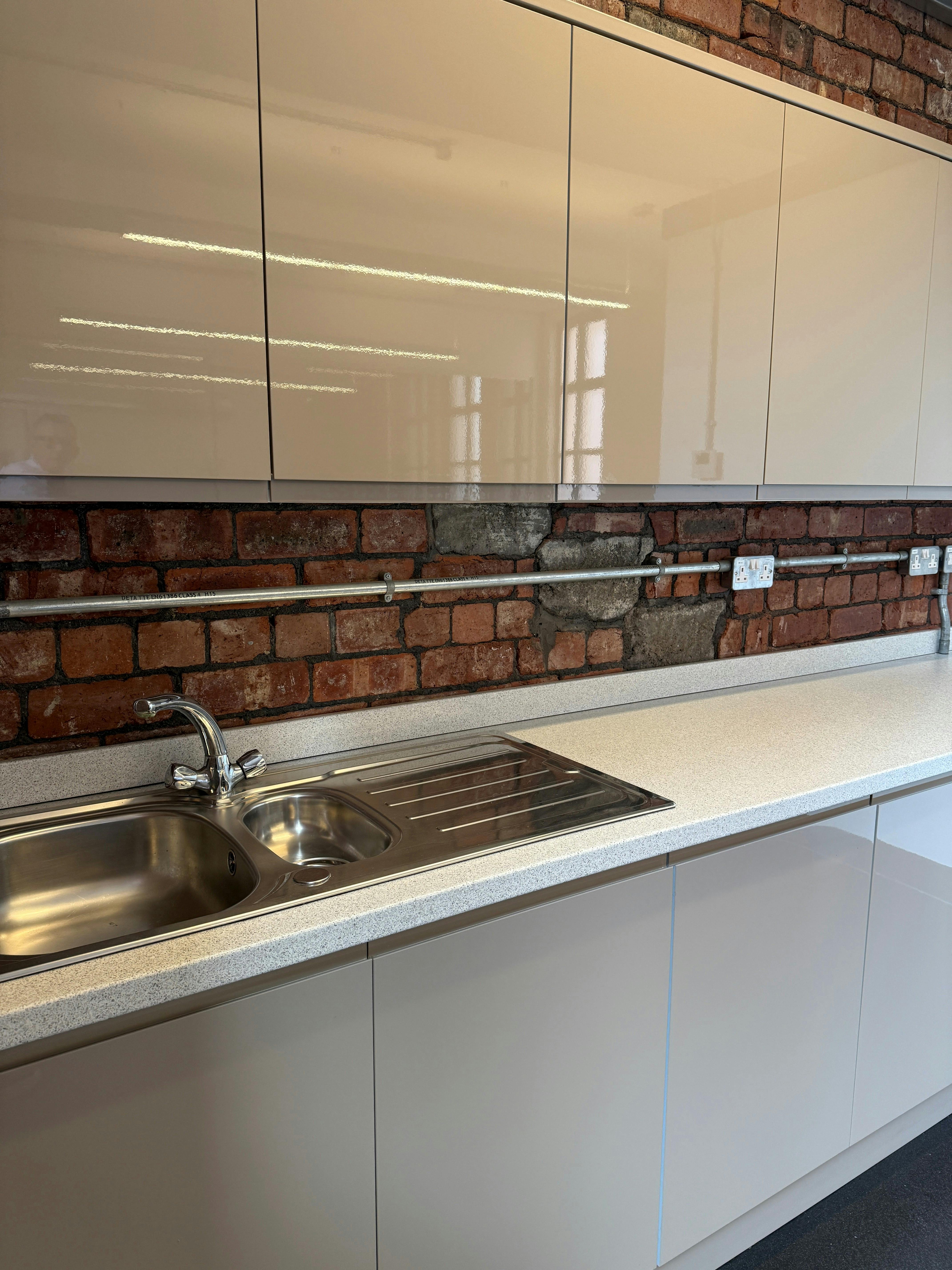 Cross York Street Studios, Cross York Street, Leeds, Offices To Let - 10x.jpg