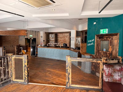 120-123 Oxford Road, High Wycombe, Retail To Let - 20260331_135755000_iOS 2 1.jpg