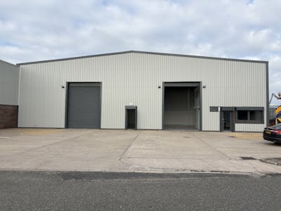 Units 18-20, Severnside Trading Estate, Textilose Road, Manchester, Industrial To Let - IMG_0892.JPG