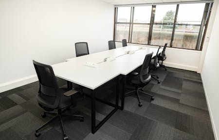 LUx Offices at Victory House, Chobham Street, Luton, Flex Office / Hot Desk / Managed Office / Office / Serviced Office / Virtual Office To Let - Image 7