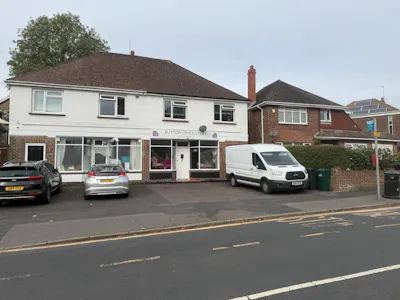 3 Valley Drive, Brighton, Healthcare / Office / Residential / Retail To Let - IMG_1524.JPG
