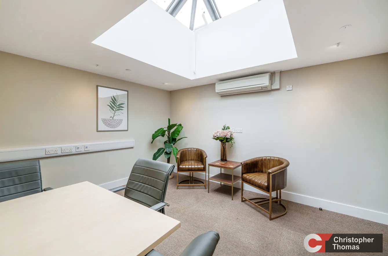 Windsor Yards, Windsor, Office To Let - e88677252c674bdfa69be85939369a37.JPG