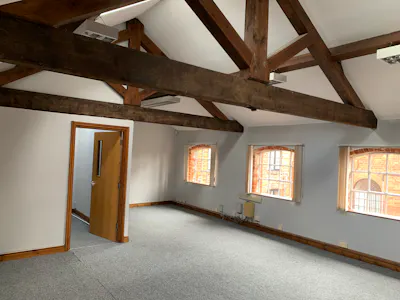Suite 7, Empire Court, Redditch, Office To Let - IMG_4041.jpg