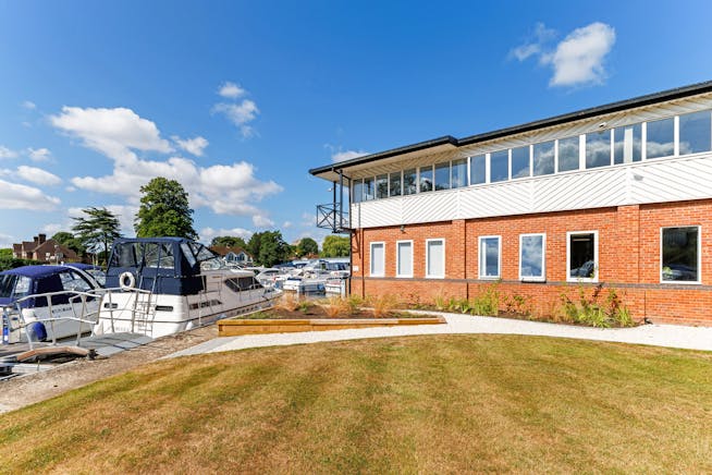DB Marine Building, Ferry Lane, Cookham on Thames, Offices To Let - 95149_D B Marine Cookham Bridge 37.jpg