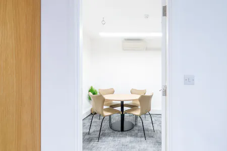 1 Bell Street, London, Office To Let - mj-associates-1-bell-street-75.jpg