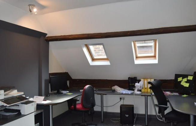 2 Chapel Lane, Godalming, Offices / Retail For Sale - Inside 3.jpg
