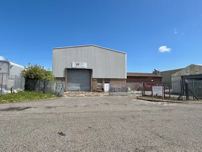 B10, Bridgend Industrial Estate, Bridgend, Industrial To Let - B10 05.jpg