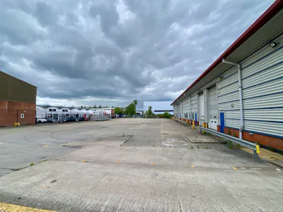 Units 1 - 4, Vector Point, Crawley, Warehouse To Let - IMG_0353.jpeg