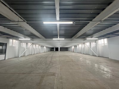 Cadogan House, White City, Warehouse To Let - Cadogan 1.jpg