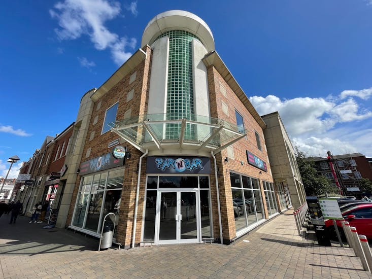 Unit A, The Swan Centre, Chapel Street, Rugby To Let - Front Pic.jpg