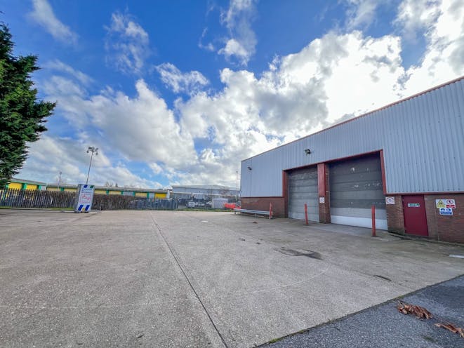 Unit 3, Christy Estate, Aldershot, Warehouse & Industrial To Let - E727E492B5324315B3799966105FEAD4.jpeg