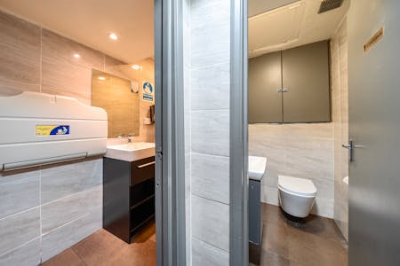 455 Uxbridge Road, Hatch End, Pinner, Retail To Let - 1436971 (12).jpg