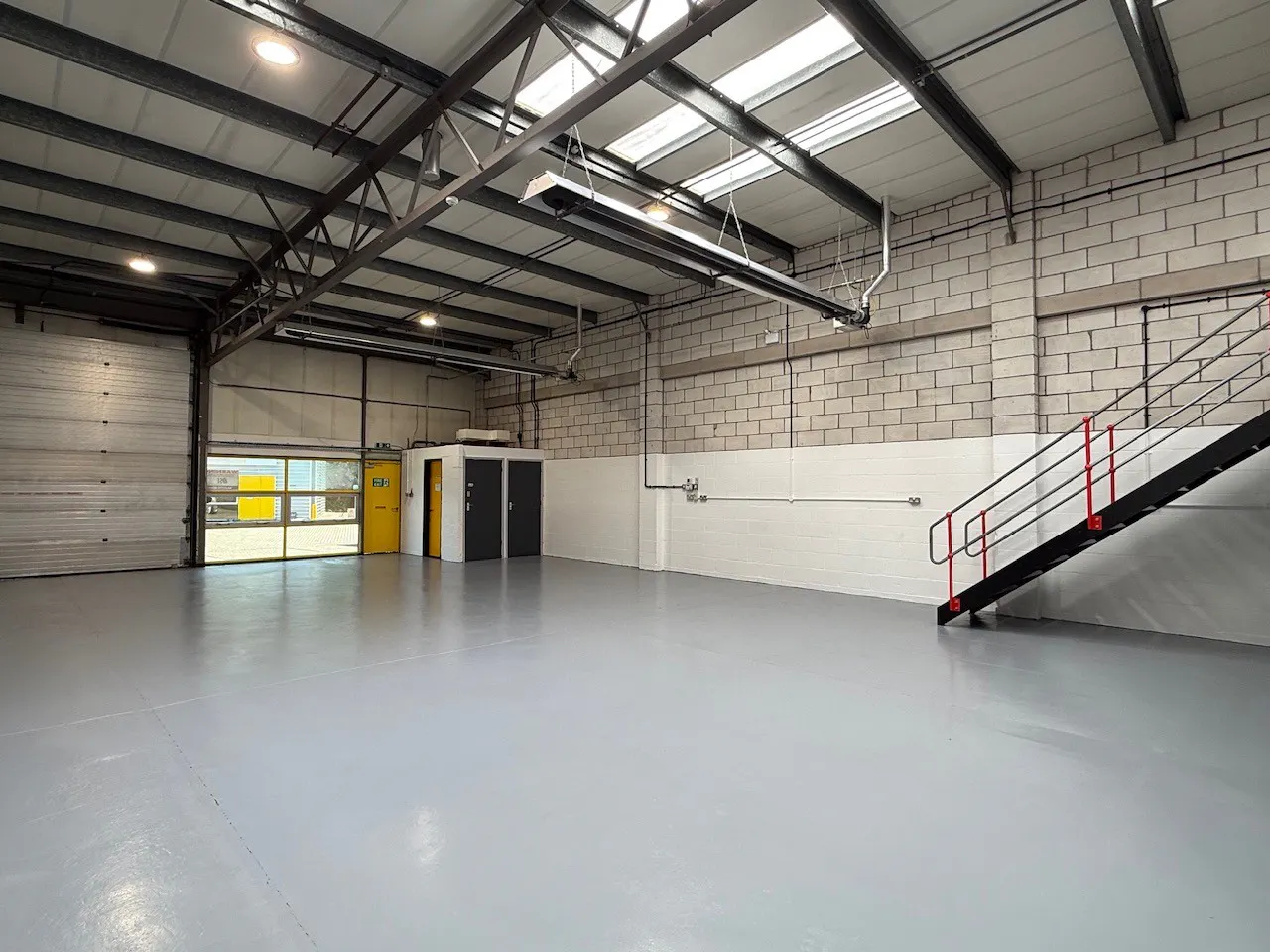 Unit 16 Ash, Kembrey Park,, Swindon, Industrial To Let - 2.jpg