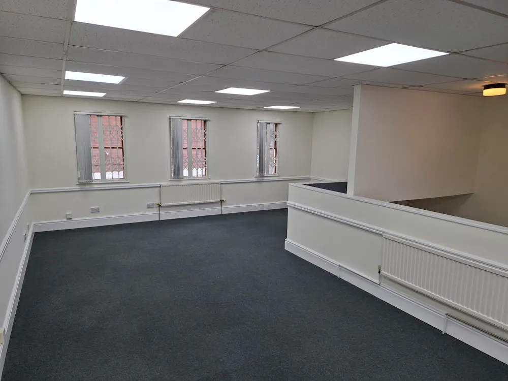 8 Centre Court, Halesowen, Office To Let - 20260902_135837.jpg