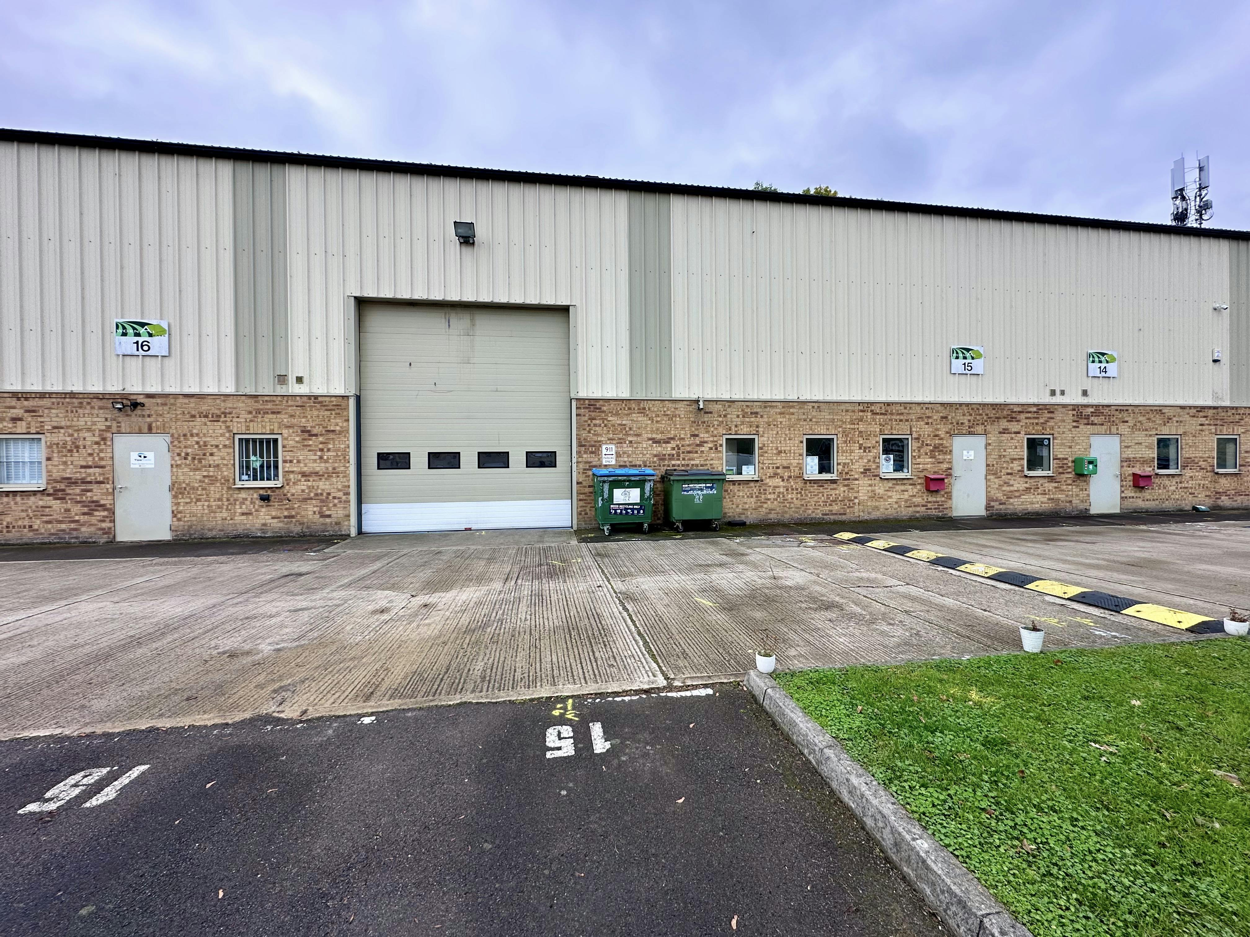 15 Wornal Park