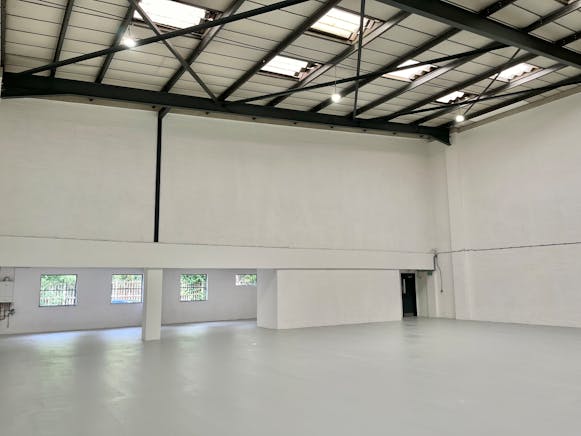 Unit 3 & 4  Airlinks Industrial Estate, Heston, Heathrow To Let - 3 Airlinks Warehouse 3.jpg