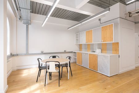 7 Bath Place / 314 Old Street, London, Office For Sale - 7-Bath-Place-EC2A-3DR-Shoreditch-Fitted-Office-Internal2-Dominion.London.jpg