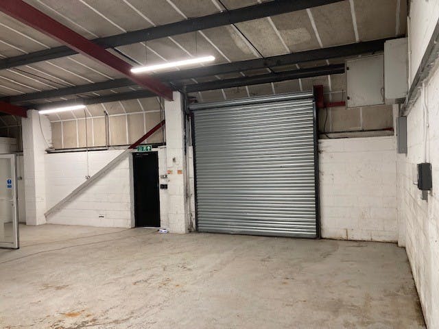 Unit 24, Longshot Industrial Estate, Bracknell, Industrial To Let - 24 Longshot internal.jpg