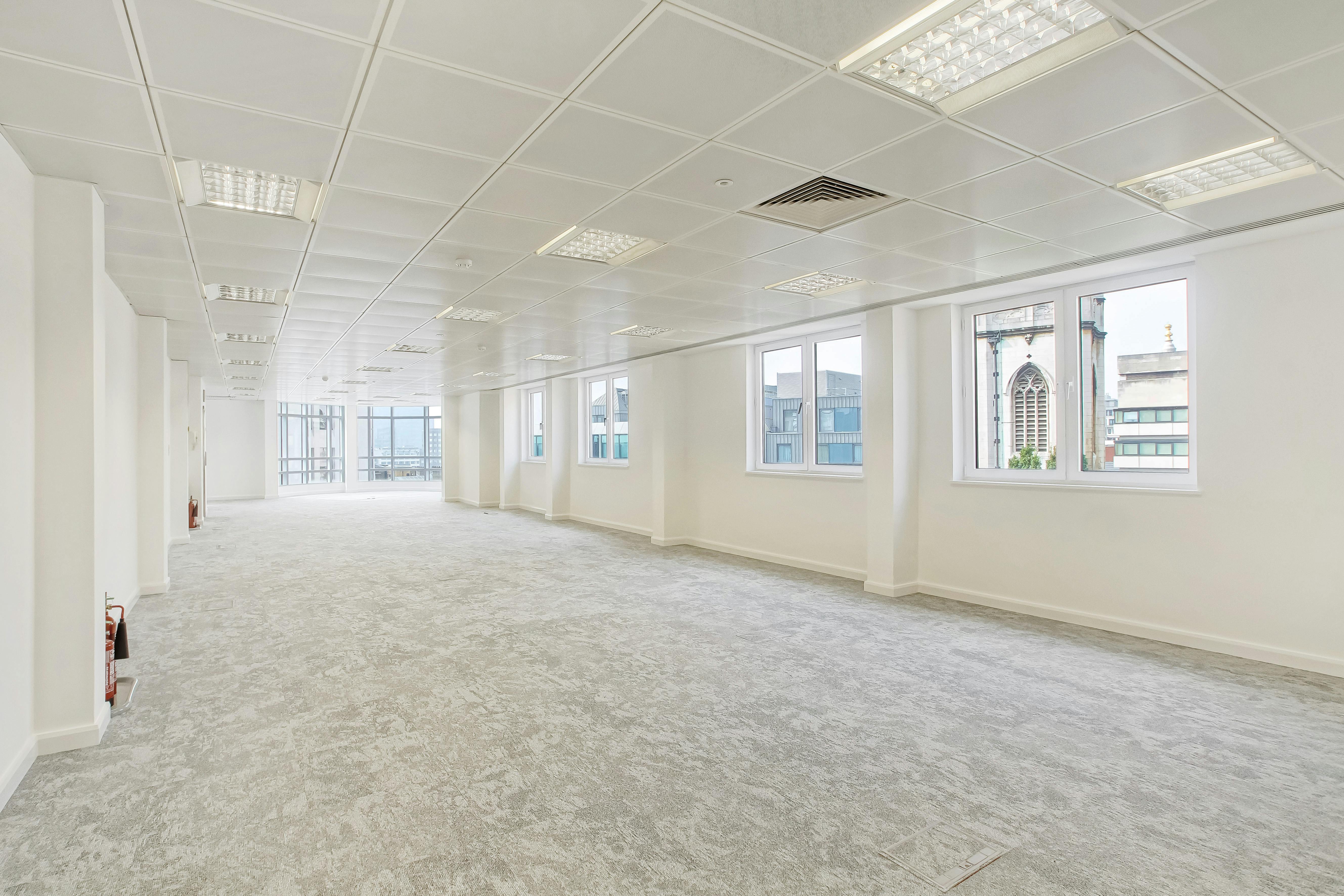 Pinnacle House, London, Serviced Office To Let - Pinnacle House, EC3 picture No. 3