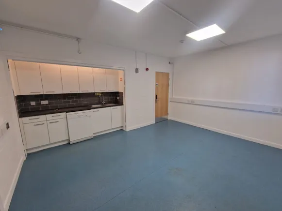 Unit 4 The IO Centre, Brunel Road, Basingstoke, Industrial To Let - 4ioCPicture2 - 01 10 2026.jpg